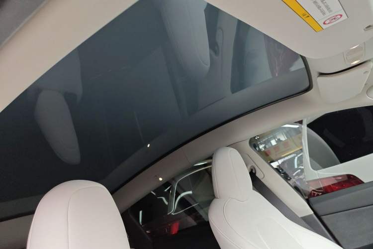 Used Tesla Model Y 2022 Long-Range All-Wheel-Drive Version