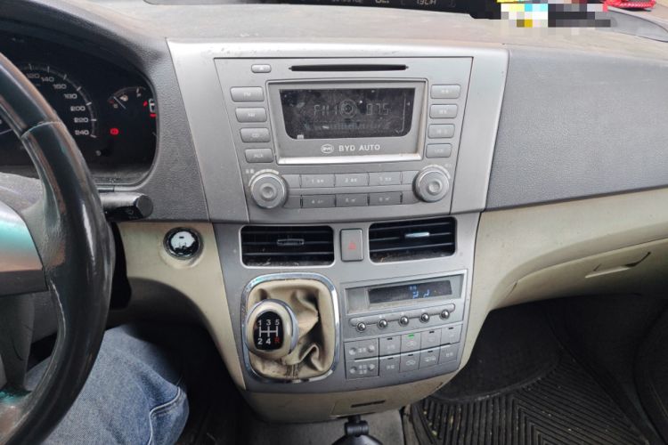 Used BYD M6 2013 2.0L Manual Comfort Edition