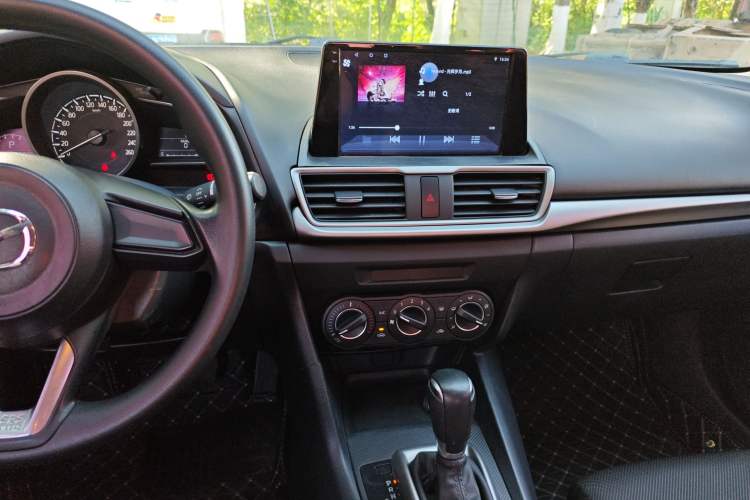 Used Mazda 3 Axela 2017 Sedan 1.5L Automatic Comfort Model Emission Standard China V Audio And AC Panel