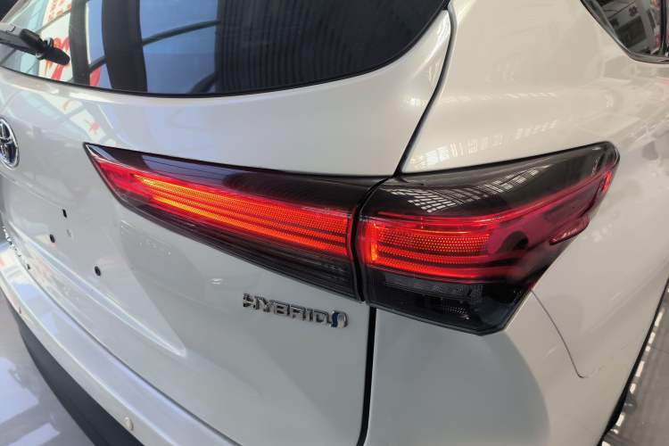 Used Toyota Highlander 2022 Dual-Engine 2.5L Two-Wheel Drive Elite Edition 7-Seater Right Rear Taillight
