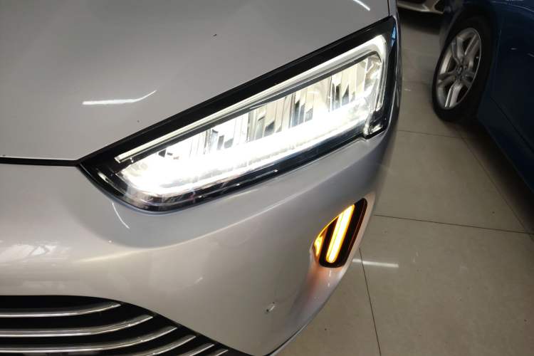 Used Hima AITO M5 2022 Range-Extended Rear-Drive Standard Version Left Front Headlight