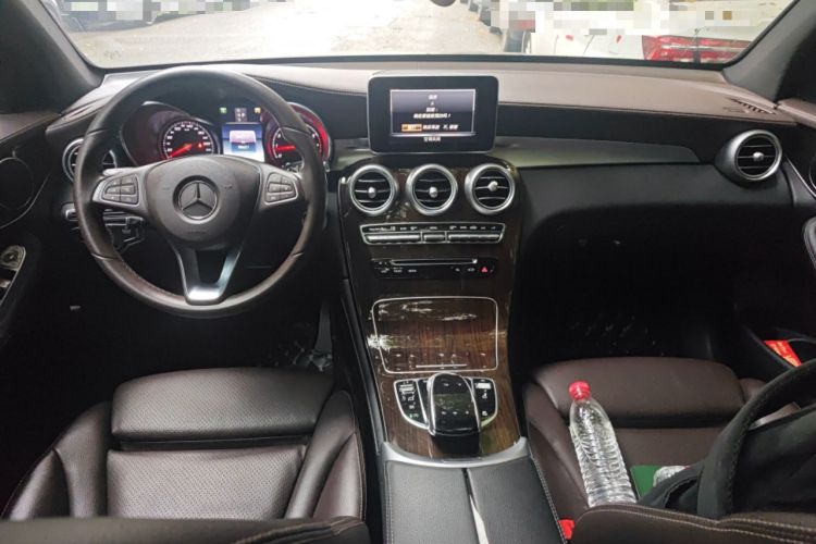 Used Mercedes-Benz GLC 2018 Facelifted GLC 260 4MATIC Dynamic Edition Center Console