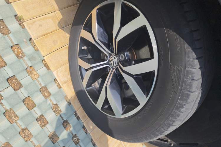 Used Volkswagen Teramont 2017 380TSI Four-Wheel Drive Luxury Edition Right Front Wheel Hub