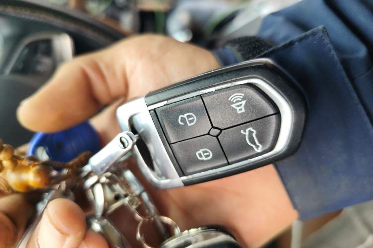 Used BORGWARD BX7 2016 28T Four-Wheel Drive Flagship Version 5 Seats Vehicle Key