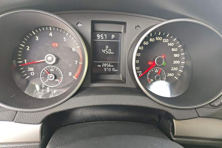 Used Volkswagen Golf 2012 1.6L Automatic Fashion Model