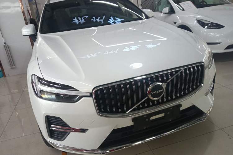 Used Volvo XC60 2023 B5 4x4 Smart Luxury Edition
