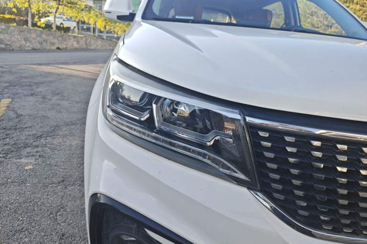 Used FORTHING Joyear X5 2017 1.6L Manual Luxury Model Right Front Headlight