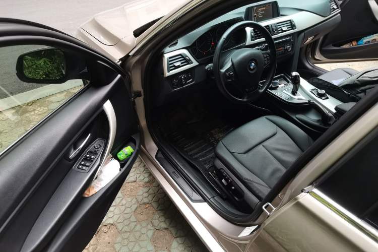 Used BMW 3 Series 2014 320Li Fashion Model
