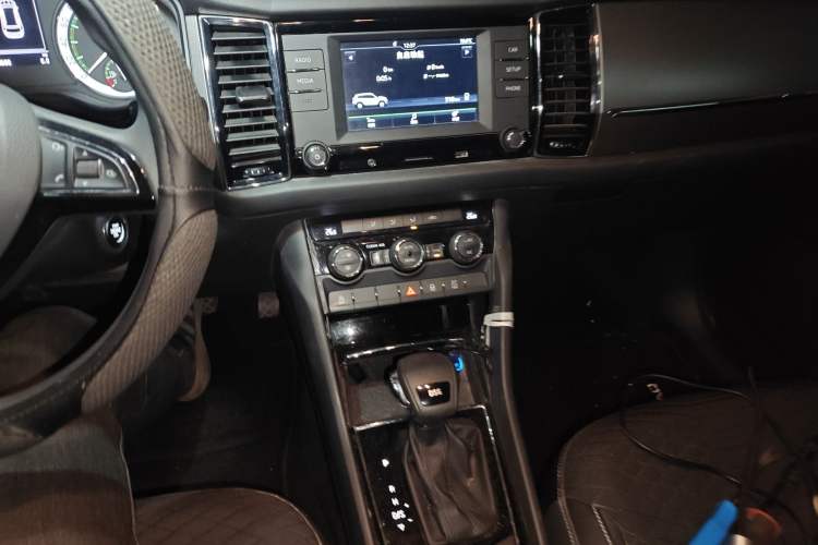 Used Skoda Kodiaq 2017 TSI330 5-seat Two-Wheel Drive Comfort Edition Audio And AC Panel