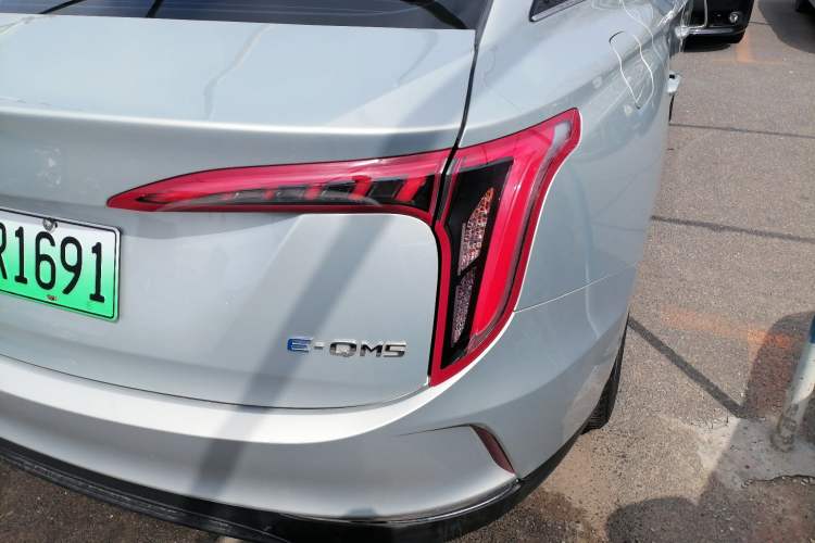 Used Hongqi E-QM5 2022 431 km Charge & Enjoy Edition Right Rear Taillight