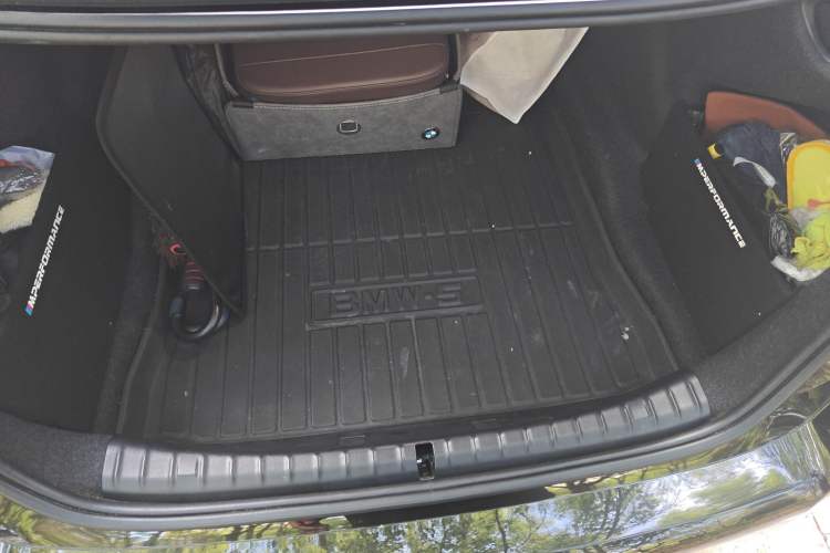 Used BMW 5 Series 2021 530Li Luxury Edition M Sport Package Trunk