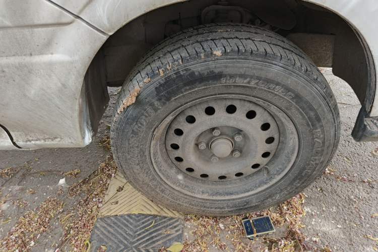 Used Jinbei Hiace 2020 2.0L Express King Series Deluxe Van Standard Roof China VI Emission Standard 1TZS
