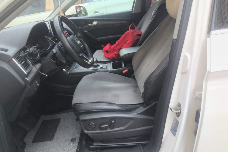 Used Audi Q5L 2018 40 TFSI Prestige Fashion Edition China V Left Front Seat