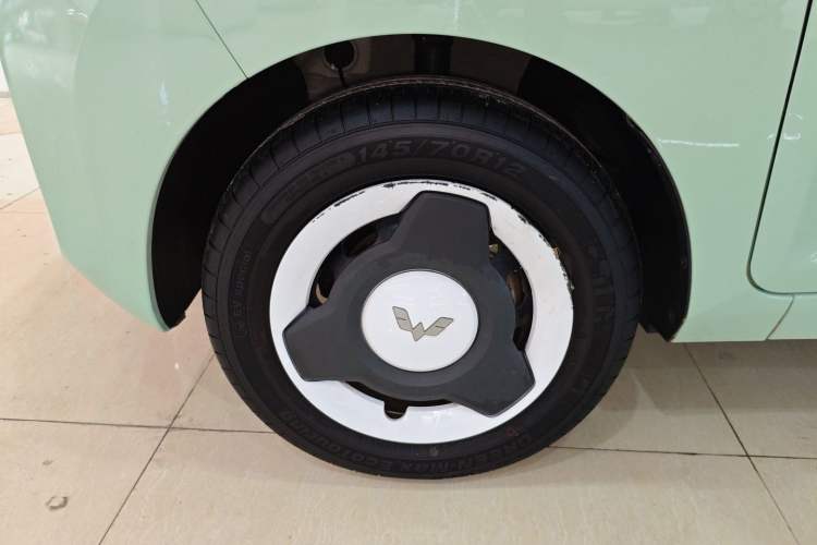 Used Wuling Hongguang MINIEV 2022 Macaron Premium Model – Lithium Iron Phosphate