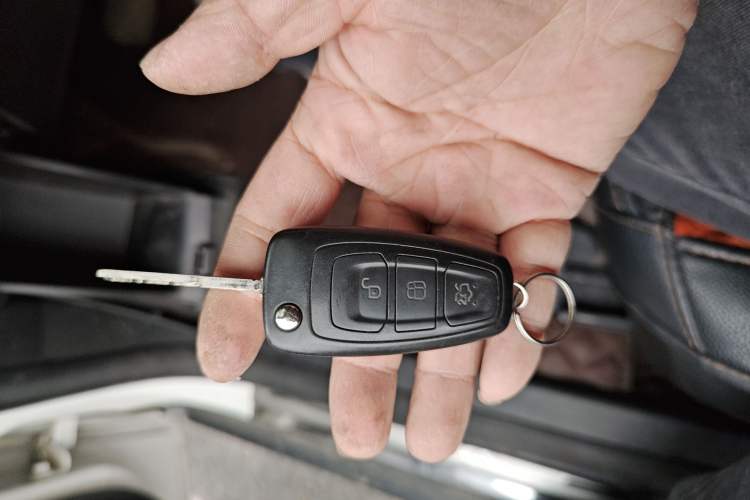 Used Ford Focus 2012 Sedan 1.6L Automatic Fashion Edition Vehicle Key