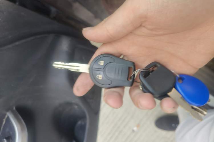 Used Nissan Navara 2017 2.5L Automatic 2WD Luxury Edition QR25 Vehicle Key