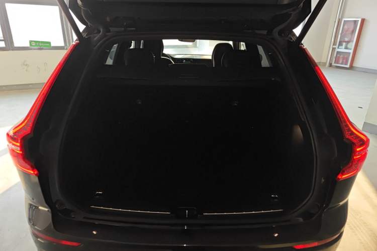 Used Volvo XC60 2024 B5 4x4 Smart Luxury Edition