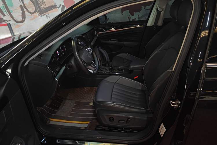 Used Volkswagen Passat 2022 330TSI Elite Edition Custom Version