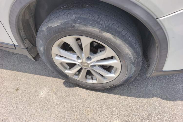 Used Nissan X-Trail 2014 2.0L CVT Comfort Edition 2WD Right Front Wheel Hub