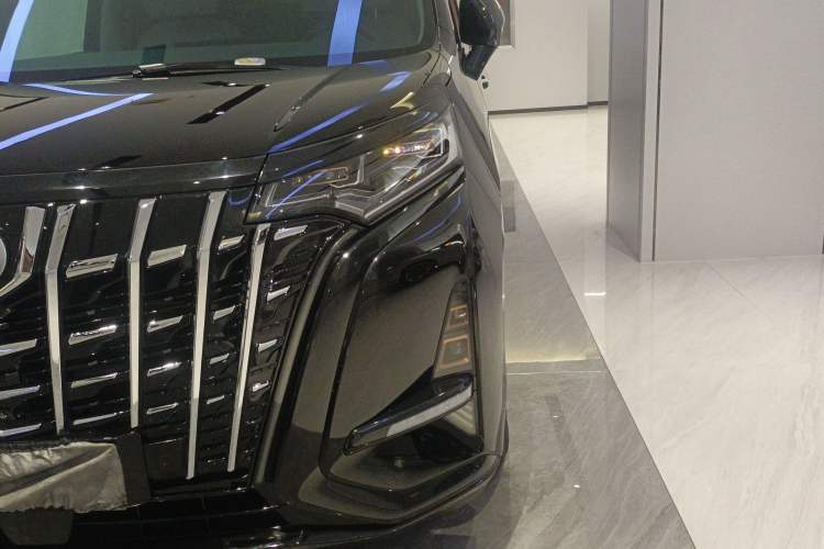 Used Denza D9 2022 DM-i 970 Four-Wheel Drive Prestige Model