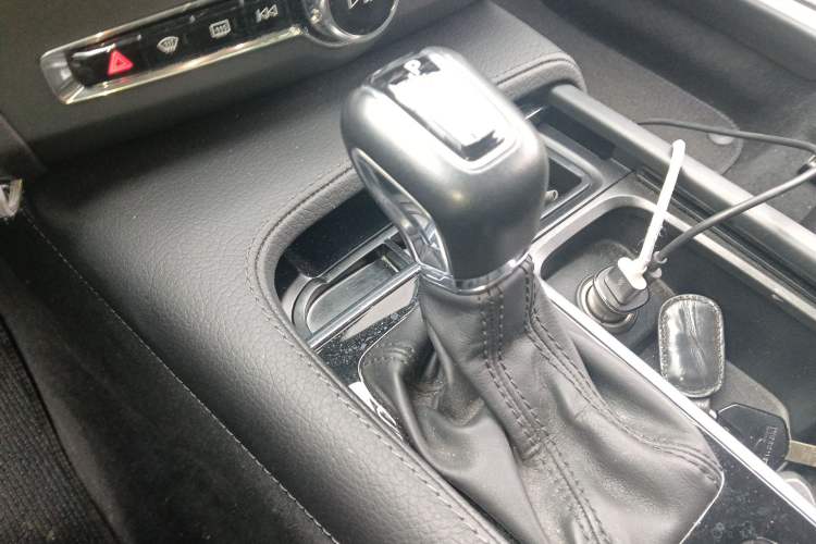 Used Volvo V90 2020 Cross Country T5 AWD Smart Range Edition Gear Lever