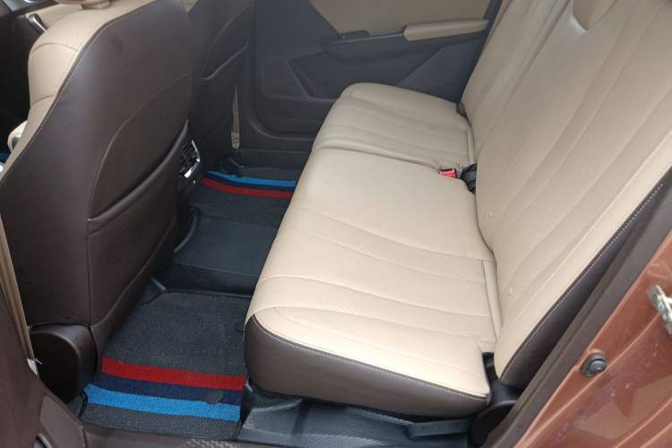 Used Baojun 310W 2017 1.5L Manual Fashion Model China V