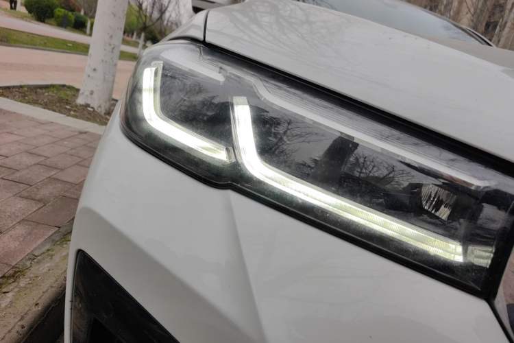 Used BMW 5 Series 2022 Restyled 530Li Leading Edition M Sport Package Exterior 6