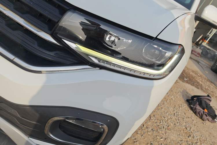 Used Volkswagen Tacqua 2021 200TSI DSG JoyConnect Edition