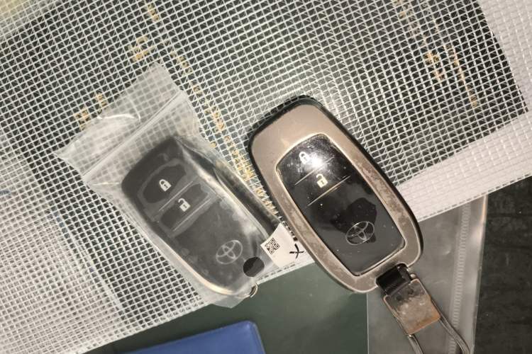 Used Toyota RAV4 2016 2.0L CVT Two-Wheel Drive Fashion Edition China V Standard
