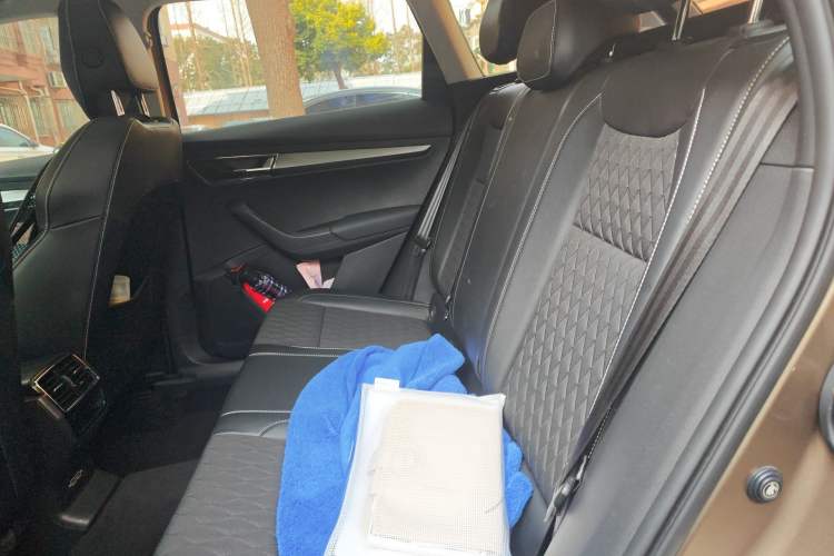 Used Skoda Karoq 2020 TSI280 Luxury Smart Edition China VI Standard Left Rear Seat