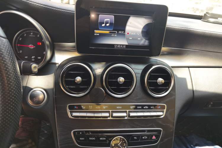 Used Mercedes-Benz C-Class 2016 C 200 L Sport Edition Audio And AC Panel