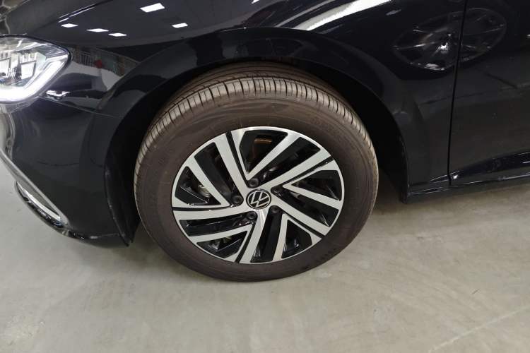 Used Volkswagen Lavida 2023 Revised Version 1.5L Automatic 5 Millionth Edition Left Front Wheel Hub
