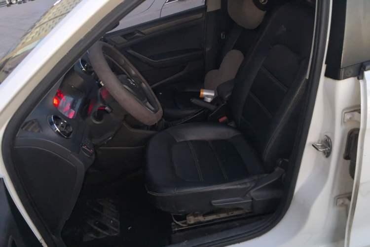 Used Volkswagen Jetta 2017 1.4L Manual Fashion Edition
