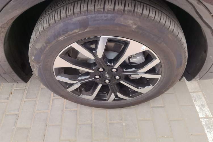 Used Ford Edge 2025 Ford Explorer L 2.0T EcoBoost Four-Wheel Drive 7-Seater Supreme Model Right Front Wheel Hub