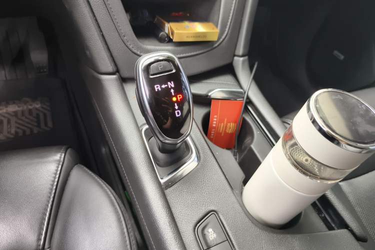 Used Cadillac XT5 2018 25T Luxury Model Gear Lever