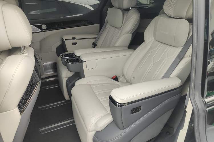 Used Zeekr 009 2022 WE Edition Left Rear Seat