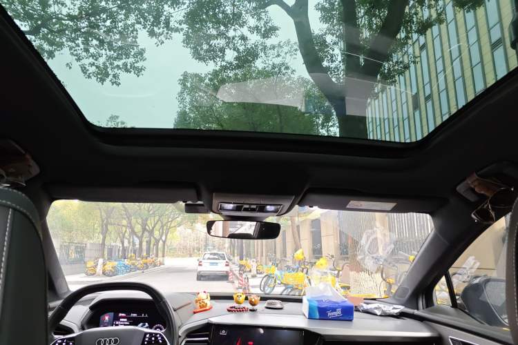 Used Audi Q5 e-tron 2022 40 e-tron Starlight Edition Mech Kit
