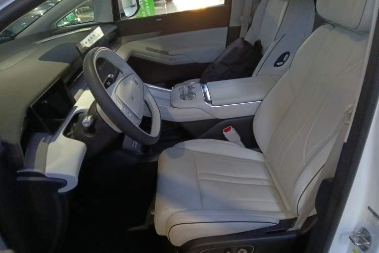 Used XPeng X9 2024 702 Ultra-Long Range Max
