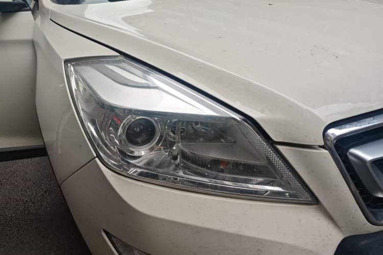 Used BAIC Senova X65 2015 2.0T Automatic Elite Model

