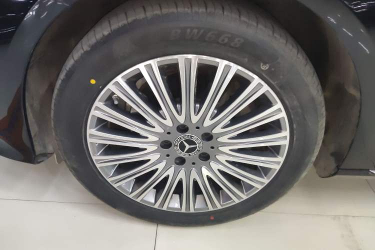 Used Mercedes-Benz E-Class 2023 Updated E 300 L Luxury Edition
