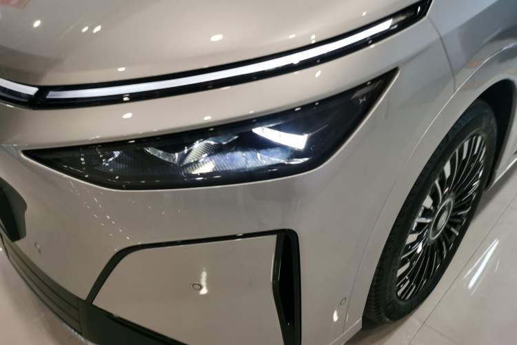 Used XPeng X9 2026 Model—Range-Extended Version 1602 Ultra