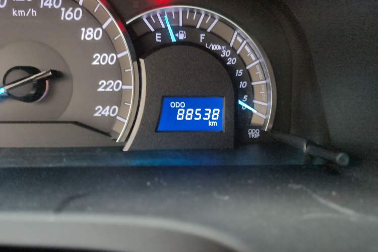 Used Toyota Camry 2012 Junrui 2.0S Radiant Edition Odometer Close Up