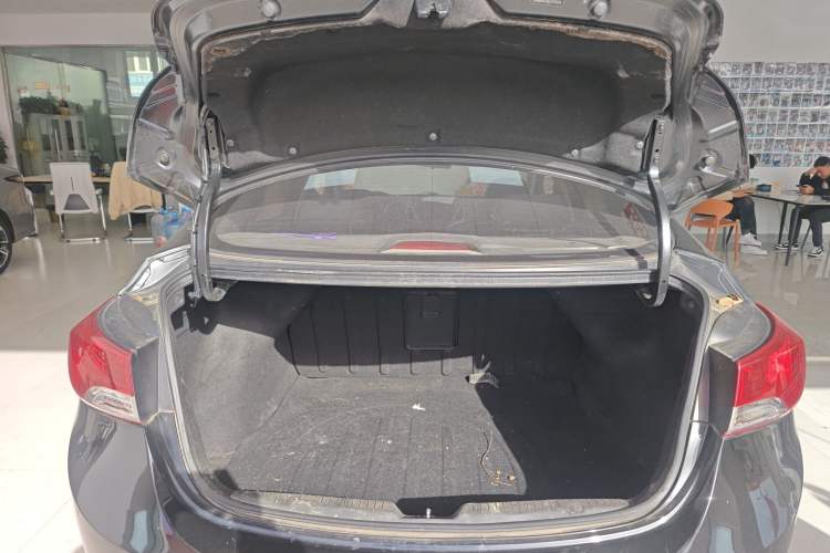 Used Hyundai Elantra (5th Generation / Langdong) 2015 1.6L Automatic Leading Model