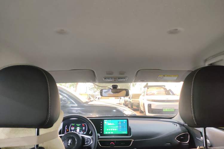 Used ORA White Cat 2022 Xiaoyue Mao Edition 360 km Luxury Model Lithium NMC