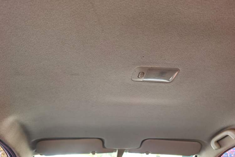 Used BYD F3 2012 Energy-Saving Model 1.5L Manual Comfort Version Headliner