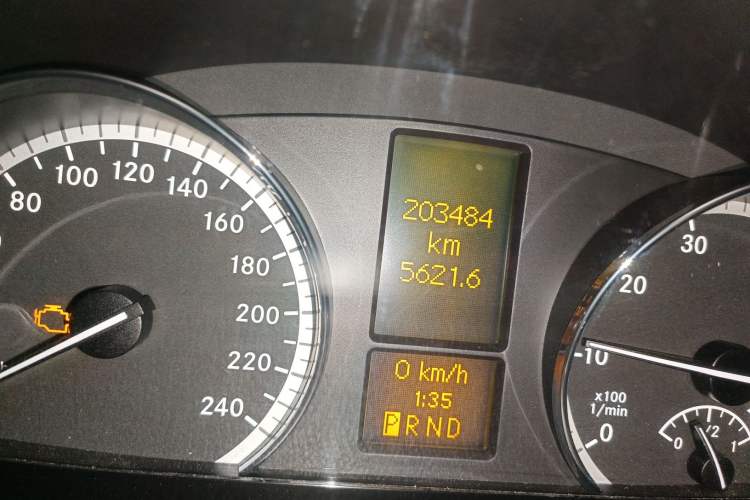 Used Mercedes-Benz Viano 2013 3.0L Hospitality Edition Odometer Close Up