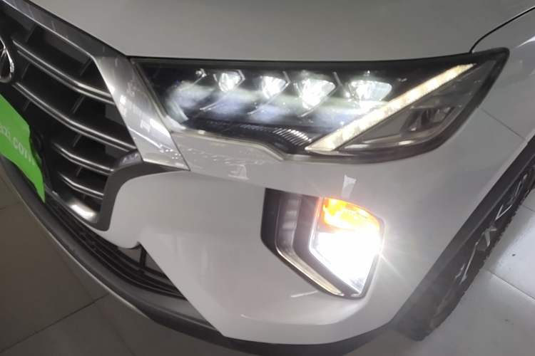 Used Hyundai Tucson 2019 280TGDi Dual-Clutch Two-Wheel Drive Fashion Edition China VI Standard Left Front Headlight