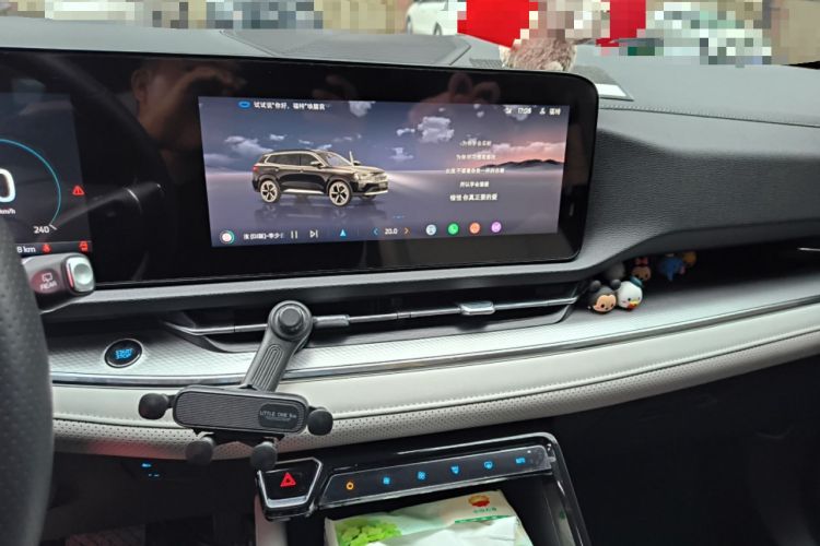 Used Ford Equator Sport 2025 EcoBoost 170 Platinum Edition Audio And AC Panel