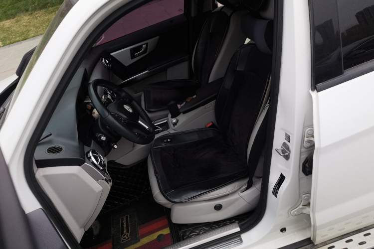 Used Mercedes-Benz GLK-Class 2014 GLK 260 4MATIC Dynamic Model Left Front Seat