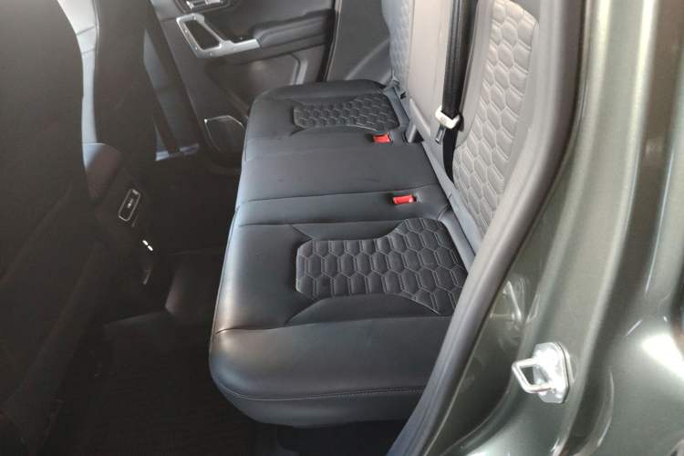 Used 212 T01 2024 2.0T Mechanic
